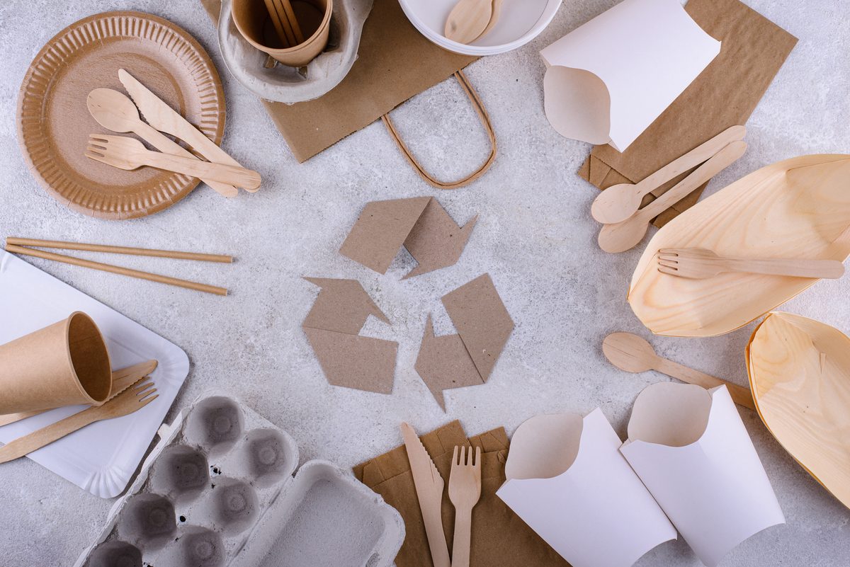 Kraft paper meal boxes, coffee cups and paper bags